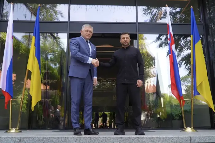 Зеленський про розмову з Фіцо: Словаччина підтримує Україну в русі до ЄС