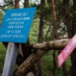 Уряд пропонує саджати за втечу з України. Що очікує на тих, хто вже виїхав за кордон?
