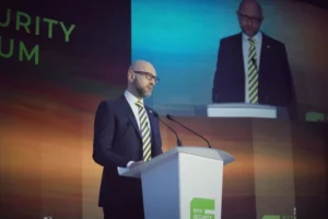 Ексглава уряду України: Світ має отямитись. Міжнародне право не діє