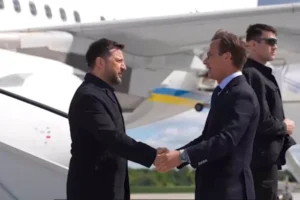 Зеленський прибув до Швеції та анонсував новий оборонний пакет