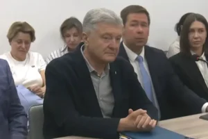 Верховний суд відмовив Порошенку у скасуванні санкцій
