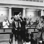 «Народжується нова держава, а ми голосуємо «на колінці». Екснардеп назвав імʼя колеги, який голосував проти незалежності